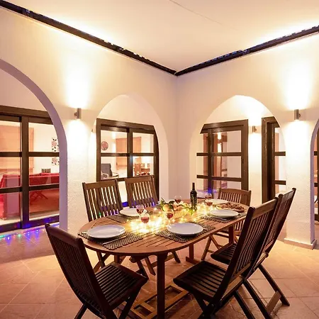 Villa Woodlands, *