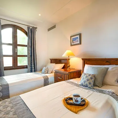 Villa Woodlands, *