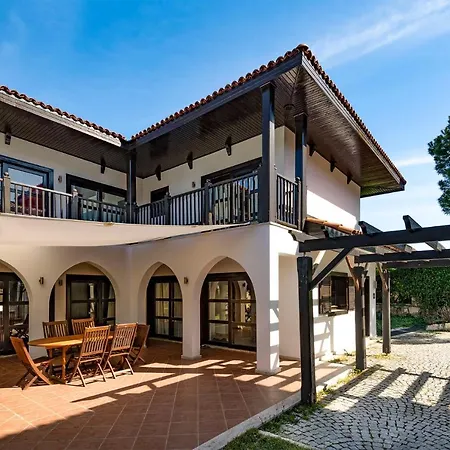Woodlands, Villa *