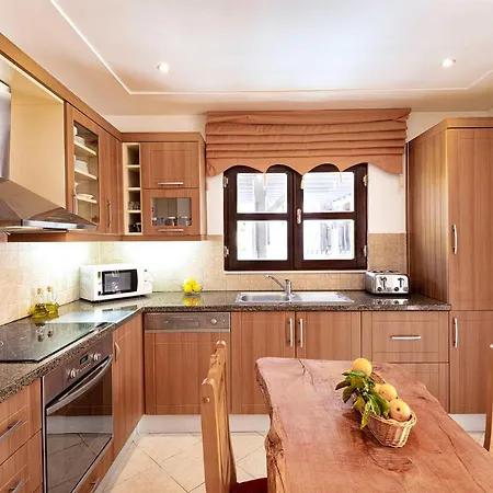 Villa Woodlands, *