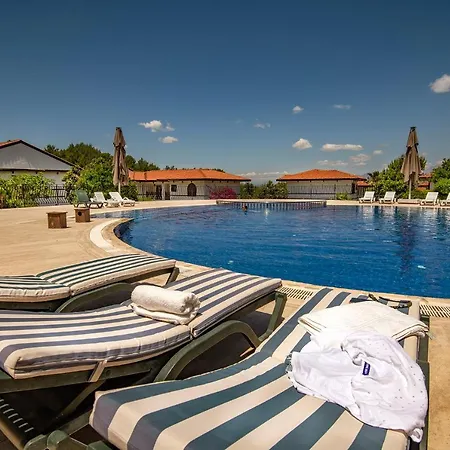 Woodlands, Villa